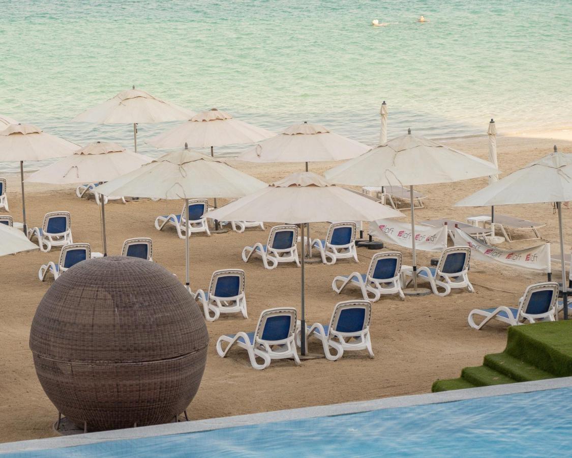 Resort Royal And The Palm