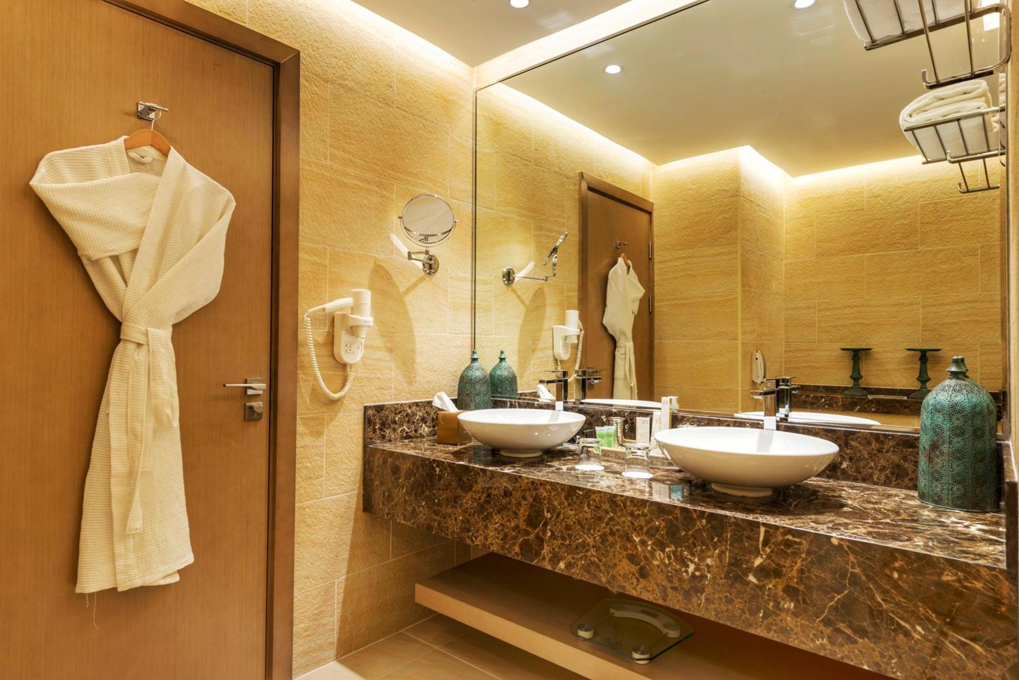 Royal And The Palm Dubai