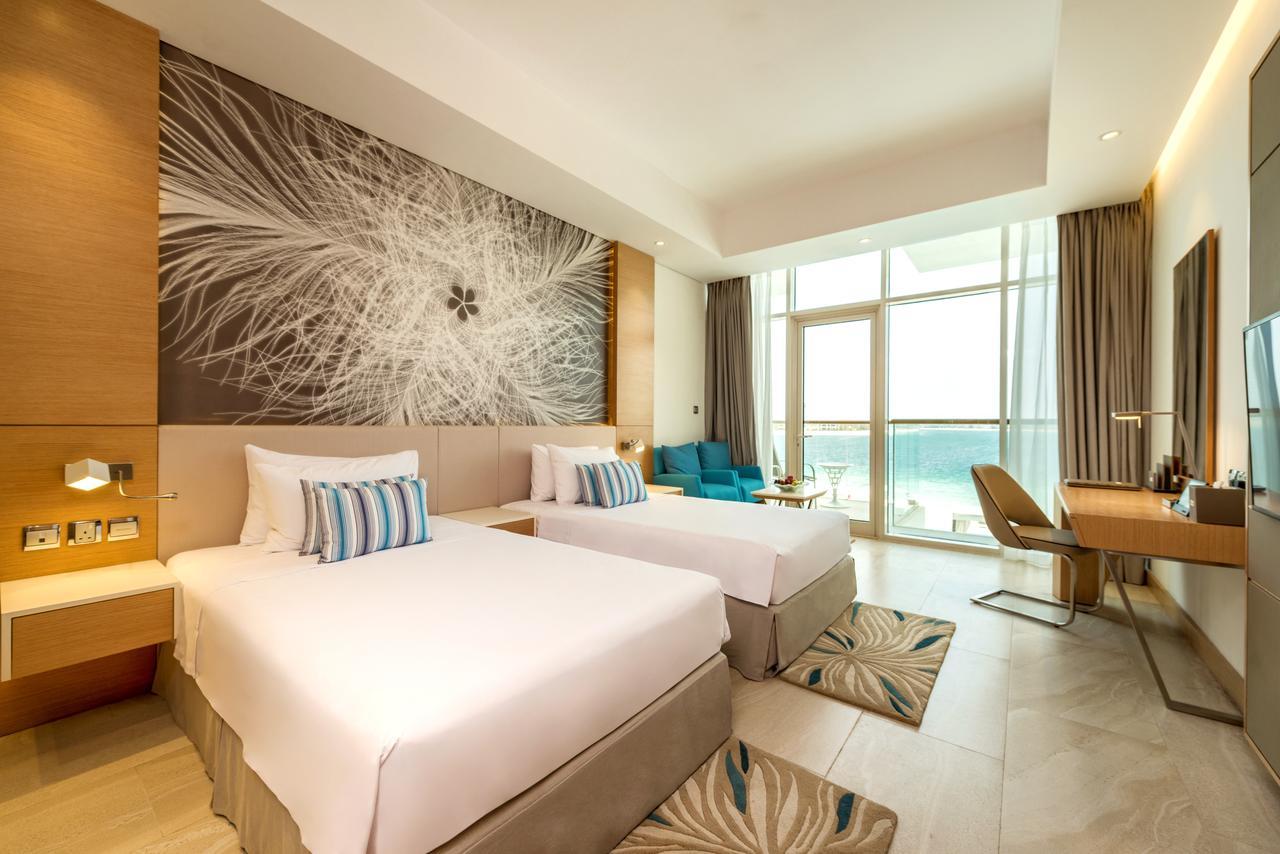 Resort Royal And The Palm